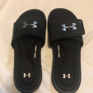 Underarmour slides size 11